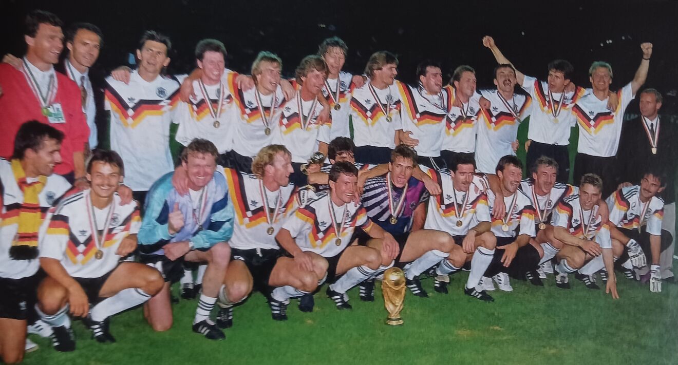 A Alemanha venceu o Mundial 1990, batendo na final a Argentina e vingando-se da derrota de 1986