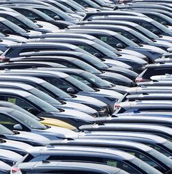 Mercado automóvel português acelera 14% em abril
