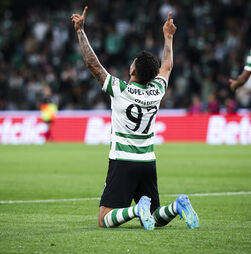 I Liga: Sporting goleia Vitória de Guimarães e iguala Benfica no segundo lugar