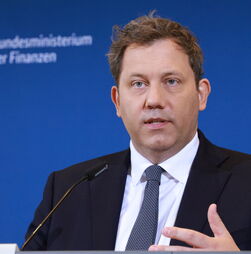 Alemanha revê em baixa receita fiscal até 2030 devido à 'guerra irresponsável' de Trump