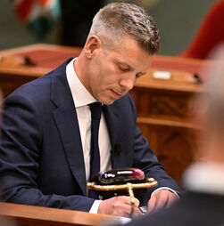 Magyar toma posse como primeiro-ministro: “Milhões de húngaros decidiram que querem mudança'