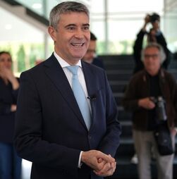Carneiro sugere que é difícil acordo na lei laboral se Governo insistir 'na desumanidade' 