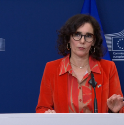 “É necessário proibir as práticas de conversão”: Comissão Europeia quer banir terapia de conversão na UE