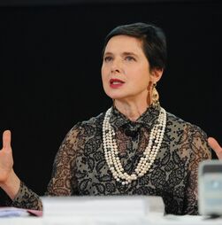 Festival de cinema de Locarno atribui prémio honorário a Isabella Rossellini
