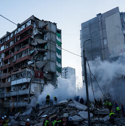 Ucrânia: Aumentou para 24 o número de mortos de ataque russo contra Kiev