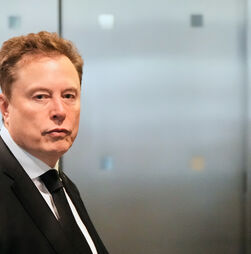 Elon Musk perde em tribunal em processo contra Sam Altman e OpenAI