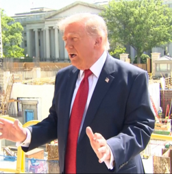 “Talvez tenhamos de lhes dar mais um grande golpe”: Trump volta a ameaçar o Irão com possível ação militar
