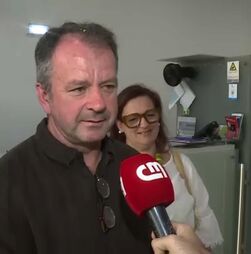“Não fiz mais do que tinha de fazer”: Padeiro que salvou crianças abandonadas emociona-se ao falar do momento