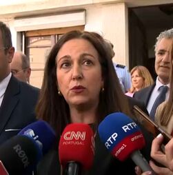 Ministra da Justiça satisfeita com rapidez na detenção da mãe e do padrasto das crianças francesas abandonadas
