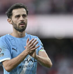 Manchester City abre bar para homenagear Bernardo Silva antes da despedida
