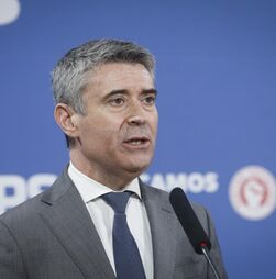 Carneiro diz que Governo prejudicou o país ao manter SIRESP sem presidente