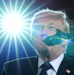 Irão: Trump diz que negociações correm bem mas mantém bloqueio aos portos iranianos até haver acordo