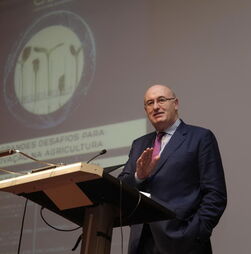 Phil Hogan e Sam Gyimah na conferência do NOW
