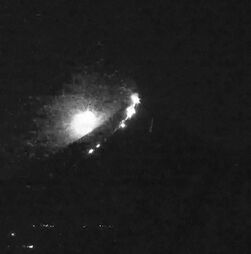 Meteoro atravessa céu nas Filipinas e cria espetáculo de luzes