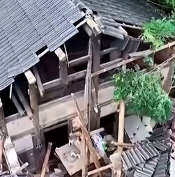 Imagens aéreas mostram consequências após deslizamentos de terras no sul da China 