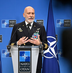 Responsável militar da NATO diz que 'dinheiro por si só' não é fator de dissuasão