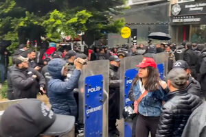 Polícia turca detém manifestantes no Dia do Trabalhador