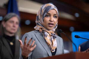 Ilhan Omar é congressista a representa o partido democrata