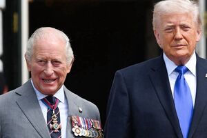 Carlos III e Donald Trump juntos num evento