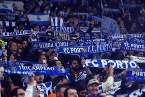 FC Porto pode sagrar-se campeão este sábado no jogo com o Alverca e adeptos esperam para ver a equipa 
