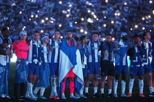 Jogadores e adeptos uniram-se para prestar homenagem a Jorge Costa