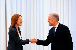 Roberta Metsola com Mark Carney
