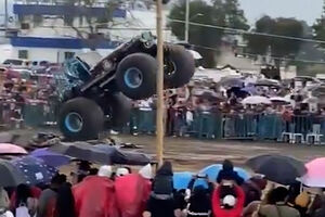 Acidente com “monster truck” faz pelo menos três mortos na Colômbia 