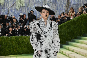 Audrey Nuna em Robert Wun 