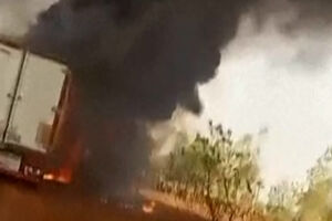 Homens armados abrem fogo contra camiões que seguiam para a capital de Mali