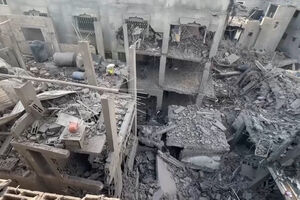 Exército israelita destrói edifícios residenciais após ordem de evacuação em Gaza 