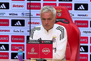 Mourinho: "Verdade desportiva? Basta analisar o jogo do Benfica B com o Ac. Viseu para perceber muita coisa"