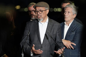 O Diretor-Geral da OMS, Tedros Adhanom Ghebreyesus, fala à imprensa no porto de Granadilla