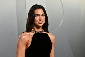 Cantora Dua Lipa processa a Samsung