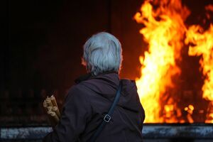 Procissão das Velas contou com milhares de pessoas