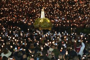 Procissão das Velas antecede as celebrações do 13 de maio