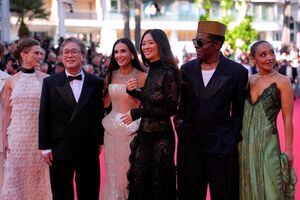 Os membros do júri Laura Wandel, Park Chan-wook, Demi Moore, Chloé Zhao, Isaach de Bankolé e Ruth Negga