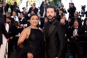 Diego Luna e Adriana Paz,  na abertura do Festival de Cannes 2026