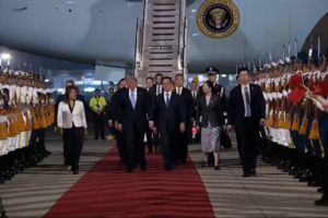 Trump chega a Pequim para reunião com Xi Jinping