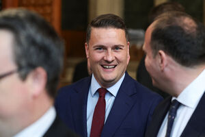 Ministro da Saúde britânico, Wes Streeting, demite-se