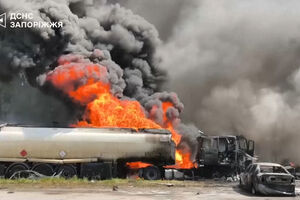 Bombeiros combatem incêndio após novo ataque em Zaporizhzhia