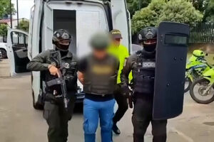 Autoridades colombianas detêm suspeito de fabricar drones explosivos para dissidentes das Forças Armadas Revolucionárias da Colômbia