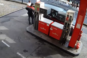 Imagens de vigilância mostram casal que abandonou crianças francesas numa bomba de gasolina em Portugal