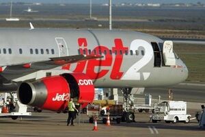 Avião da Jet2 aterra de emergência no Porto após piloto sofrer ataque cardíaco