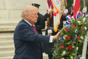 Trump assinala Dia da Memória com homenagem a soldados norte-americanos