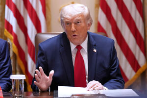 Trump afirma controlo no Estreito de Ormuz, visando acordo iraniano