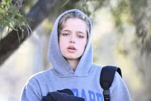 Shiloh, filha de Angelina Jolie e Brad Pitt, dança em videoclipes