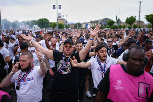Adeptos do PSG em Budapeste