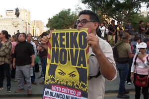Centenas de pessoas manifestam-se na capital do Peru contra a candidatura de Keiko Fujimori às presidenciais