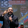 A Bíblia, os livros, a política e os resultados do Barcelona: filho conta como Maduro tem sobrevivido na prisão