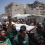 Colonos israelitas desenterram corpo de palestiniano e obrigam família a transferi-lo para outro local
